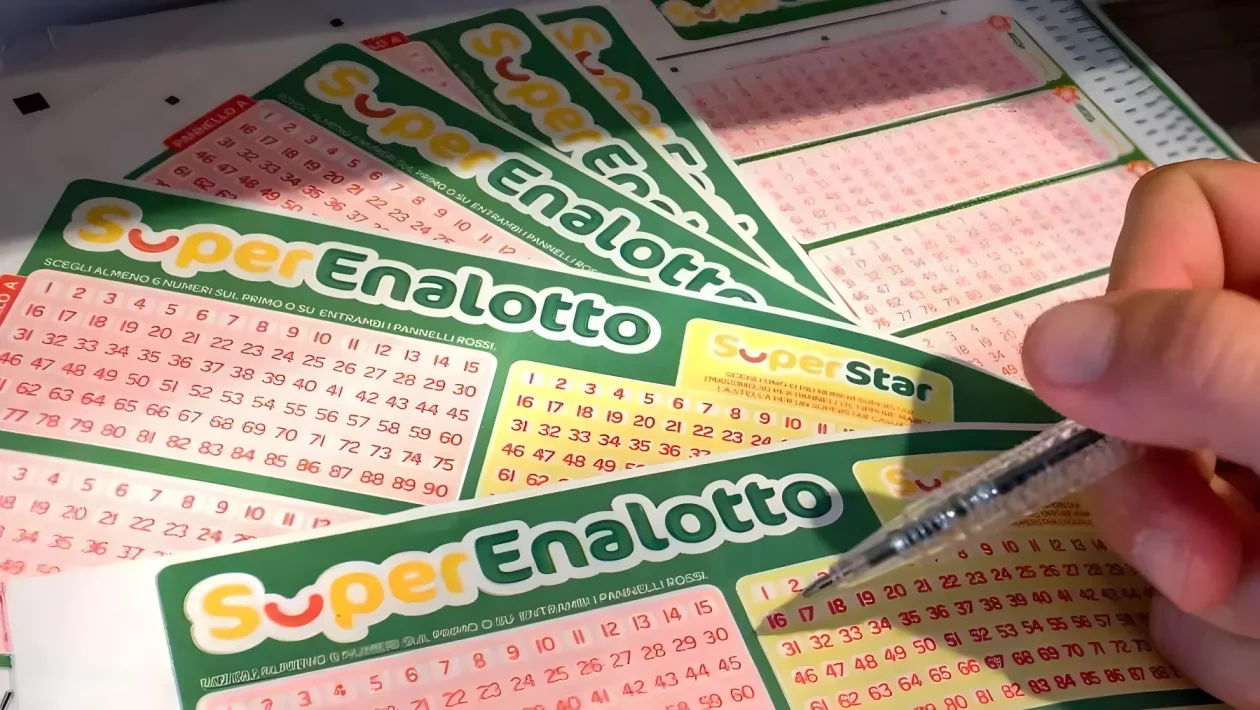 Superenalotto, jackpot da 222,4 milioni di euro: ecco i numeri estratti e la combinazione vincente