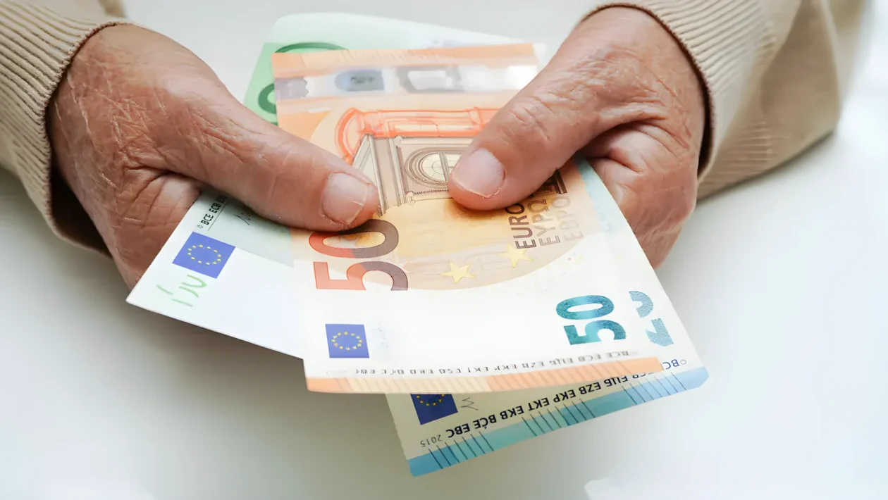 Sussidio oltre i 52 anni da oltre 5.000 euro: requisiti e condizioni fissate per il 2026