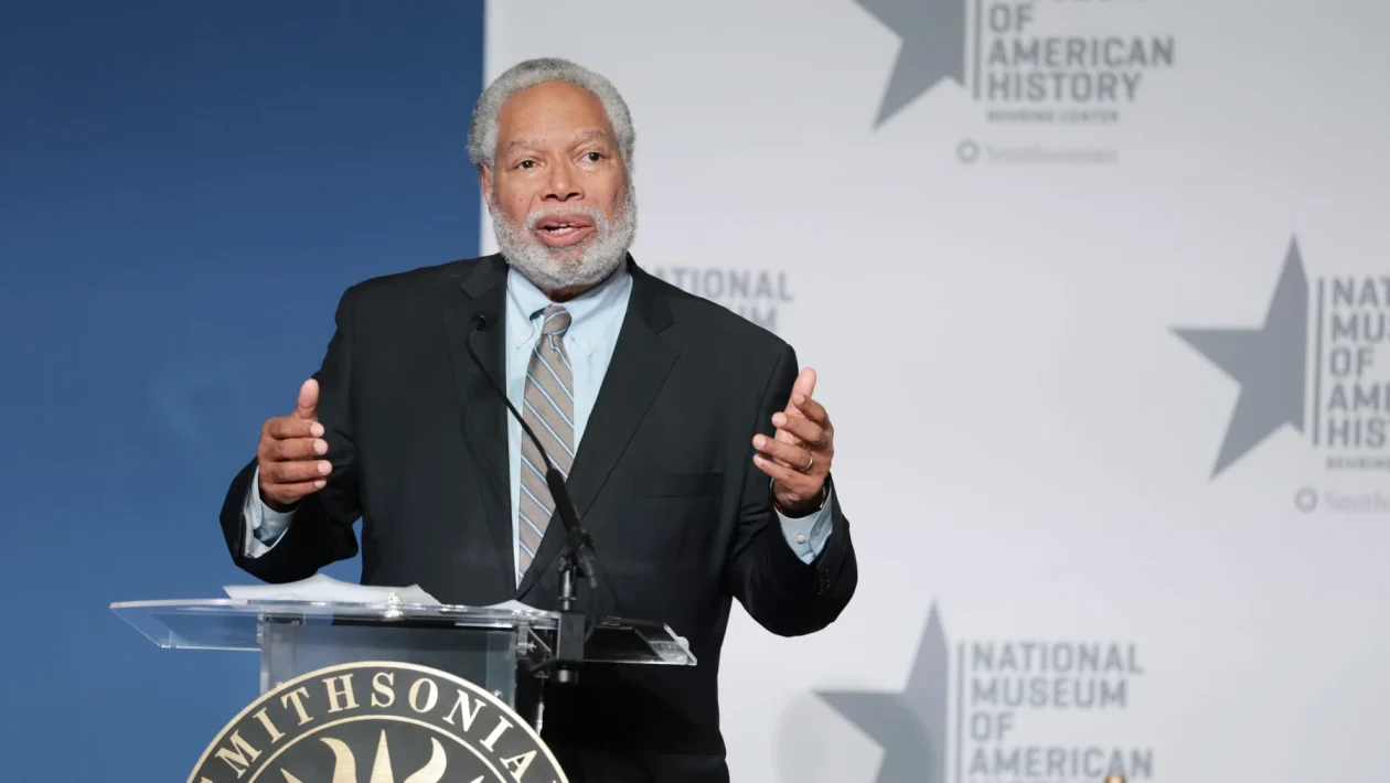 Terremoto allo Smithsonian: si dimette Lonnie Bunch dopo le pressioni di Donald Trump