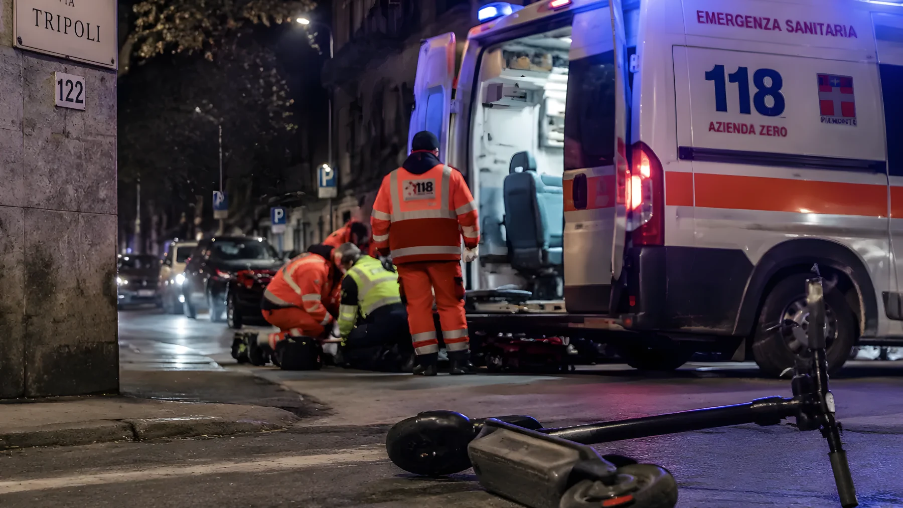 Torino, perde il controllo del monopattino a 17 anni: trasportato d'urgenza al Cto in codice rosso