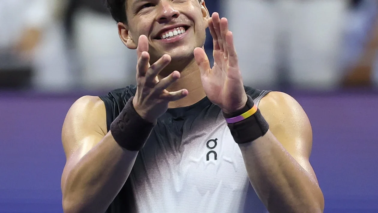 US Open record: 15 ore di battaglia e caduta di Alcaraz alle 3:33 del mattino