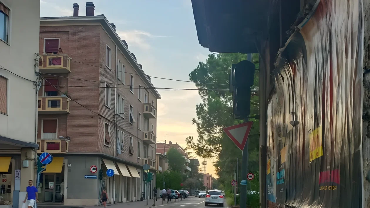 Vignola, incrocio via Plessi-Bellucci al buio: il semaforo torna attivo il 7 settembre