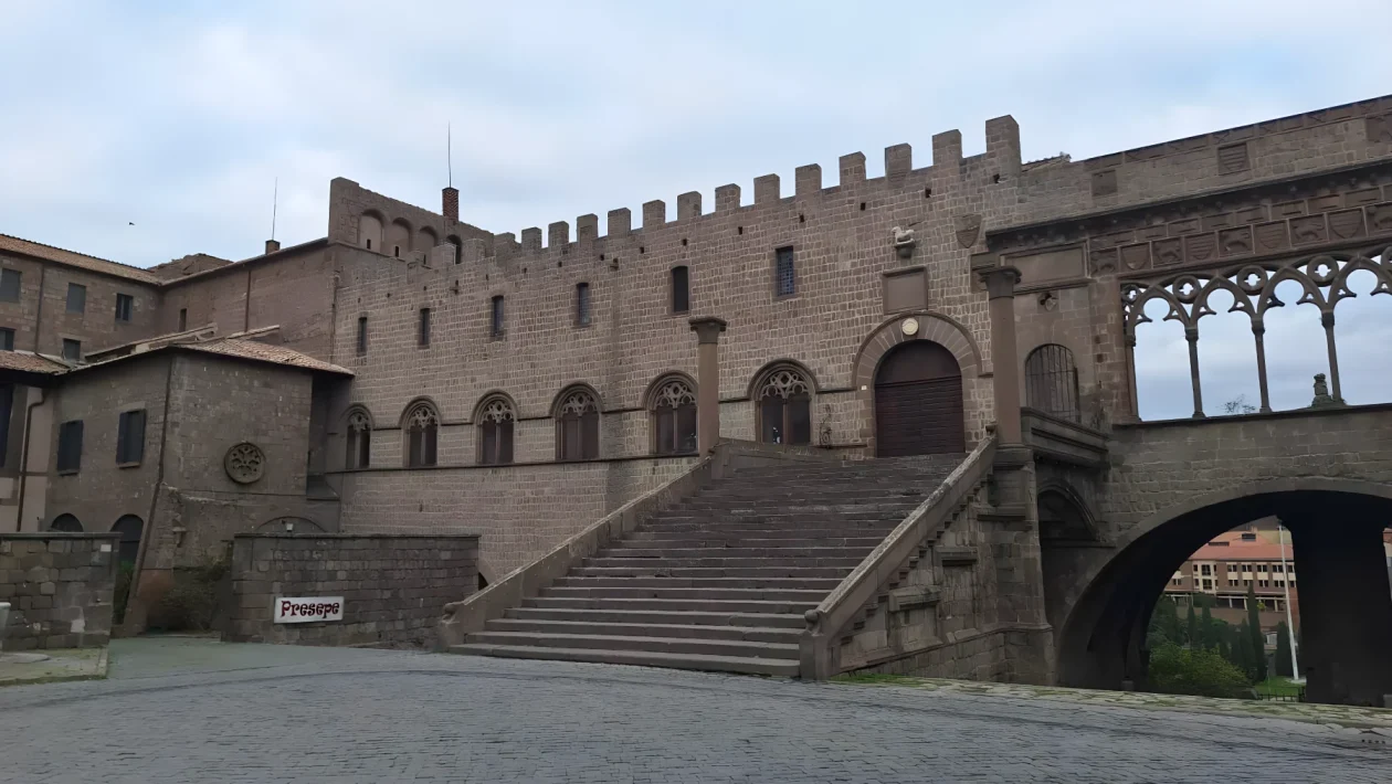 Viterbo: 1.006 giorni di conclave, vicoli del Duecento e sorgenti termali a 60 gradi