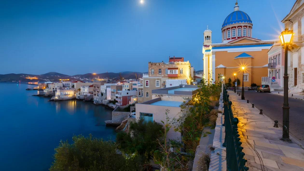 Vivere gratis su un'isola greca per salvare 3.000 gatti: aperte le selezioni per Syros