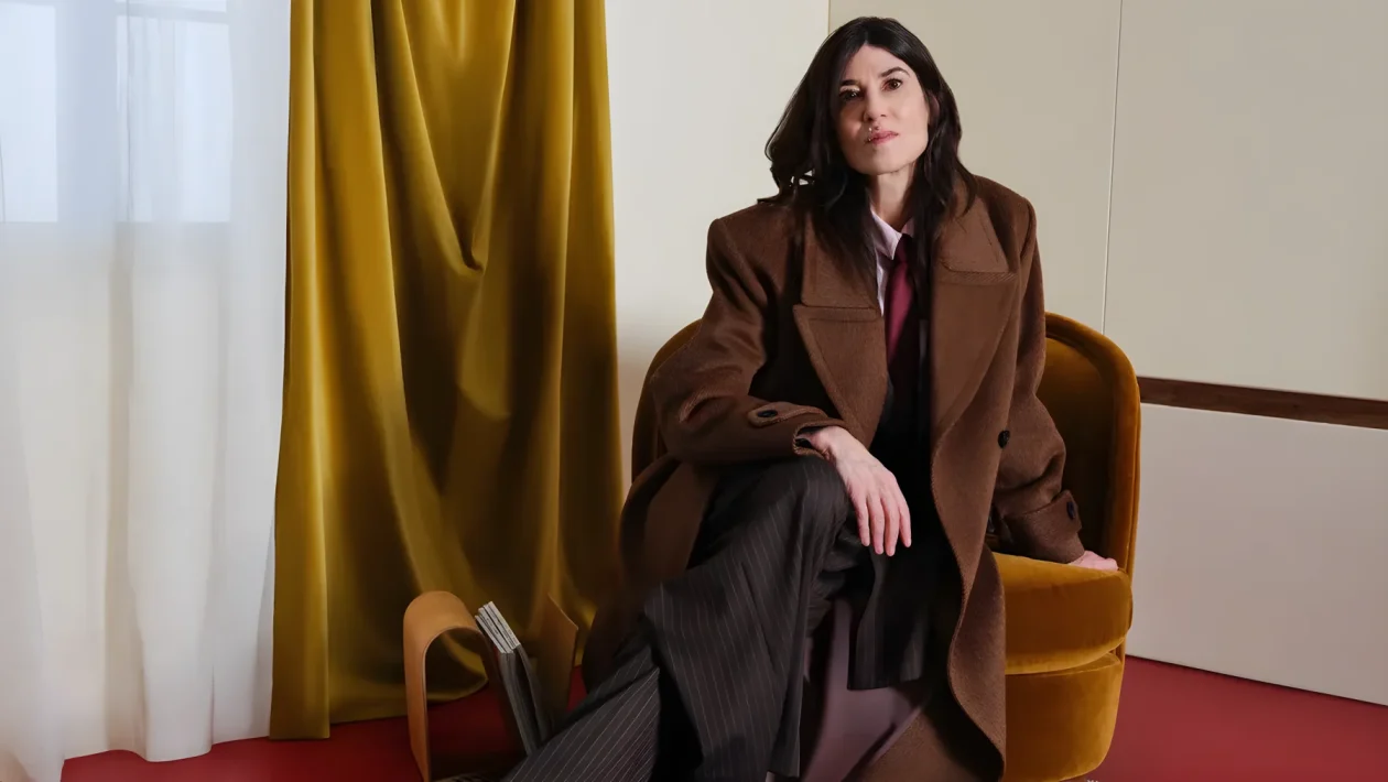 Zalando autunno inverno 2026: Bella Freud e Lily Collins analizzano il dilemma del guardaroba