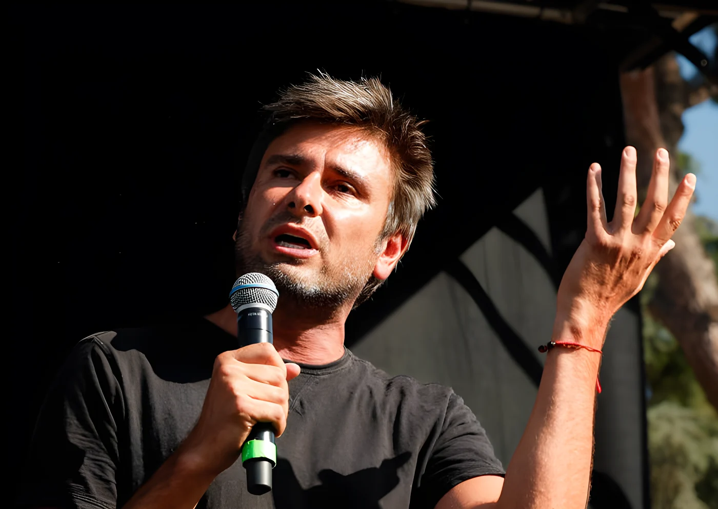 Di Battista sedato e in terapia intensiva dopo l