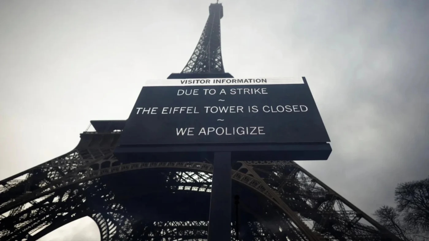 Dipendenti allontanate per una visita religiosa: sciopero immediato e Tour Eiffel chiusa
