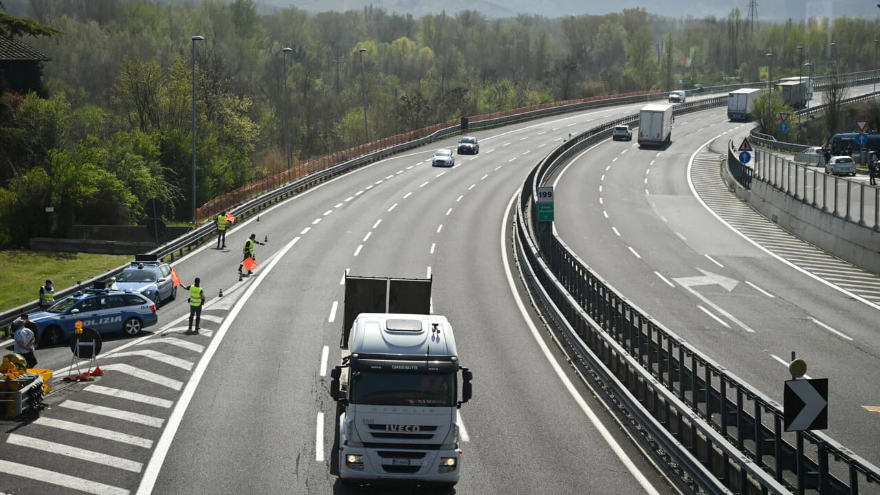 Due morti sotto il viadotto dell'A1 a Barberino del Mugello: l'ipotesi dell'omicidio-suicidio