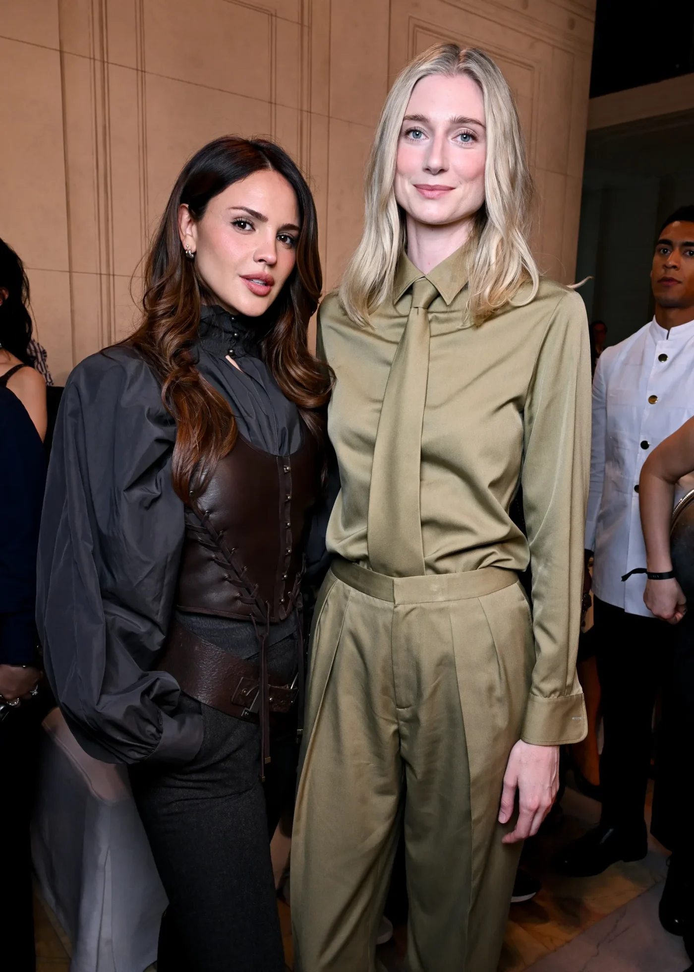 Eiza Gonzlez ed Elizabeth Debicki.