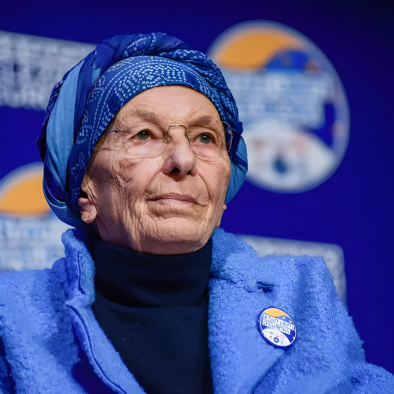 Emma Bonino esce dall