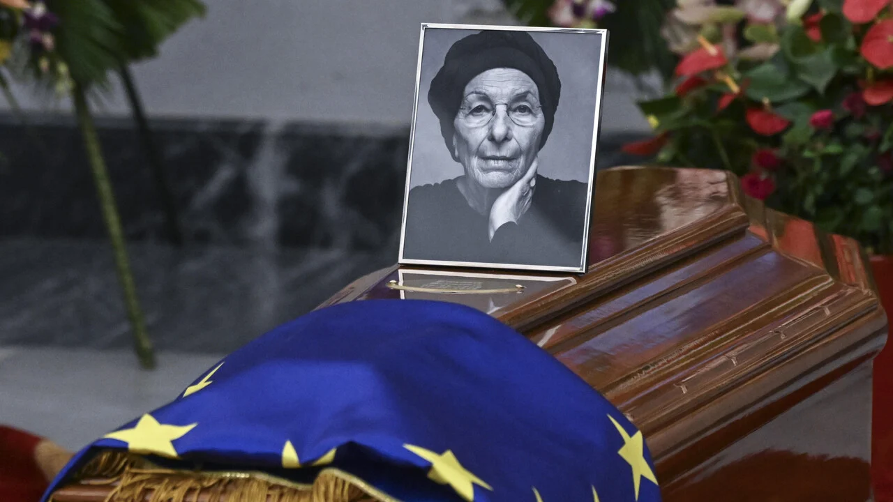 Emma Bonino, l'ultimo saluto in Campidoglio: la camera ardente e la veglia civica