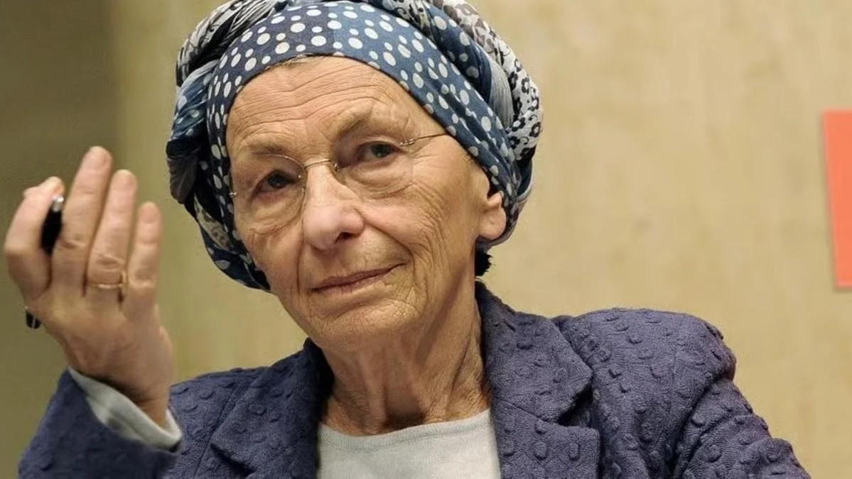 Emma Bonino ricoverata in codice rosso a Roma: notte in terapia intensiva per una crisi respiratoria