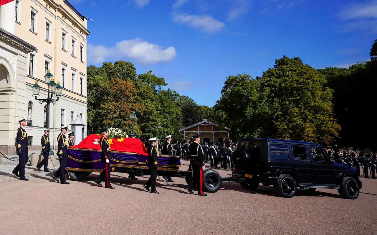 epa13224611 The coffin of Norway