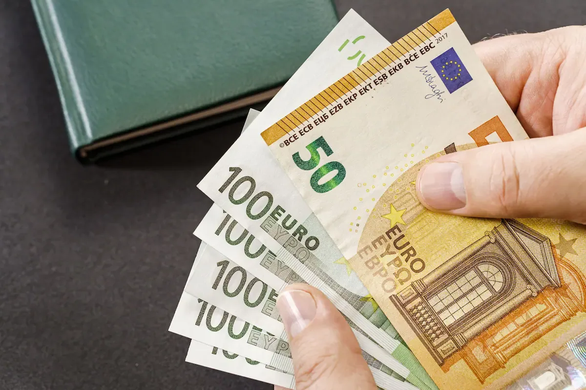 Excelente noticia para los que nacieron antes de 1973: el SEPE tiene este subsidio de más de 5000 euros, ¿cómo cobrarlo? (Imagen: archivo)