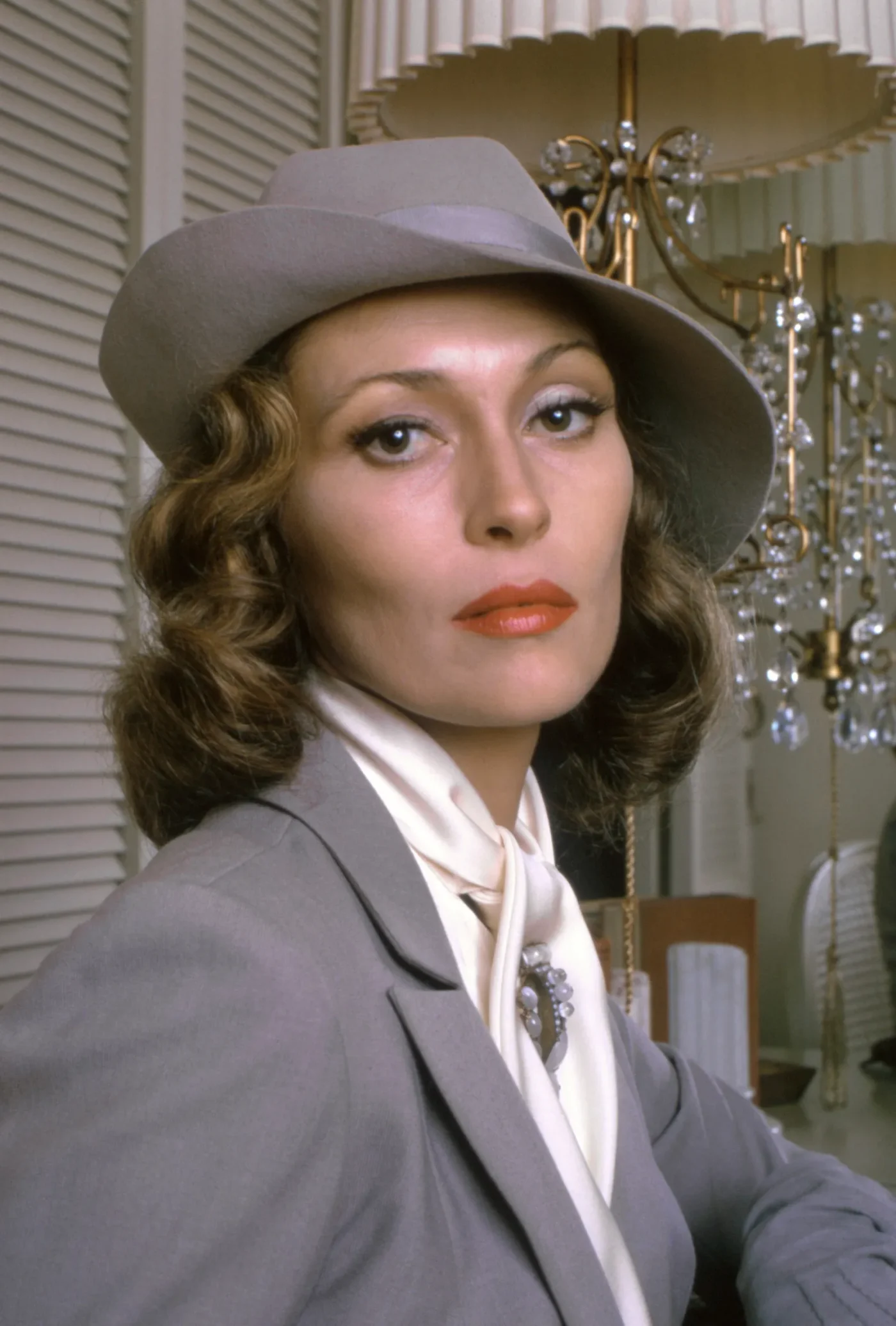 Faye Dunaway publicity portrait wearing fedora hat from the Roman Polanski film