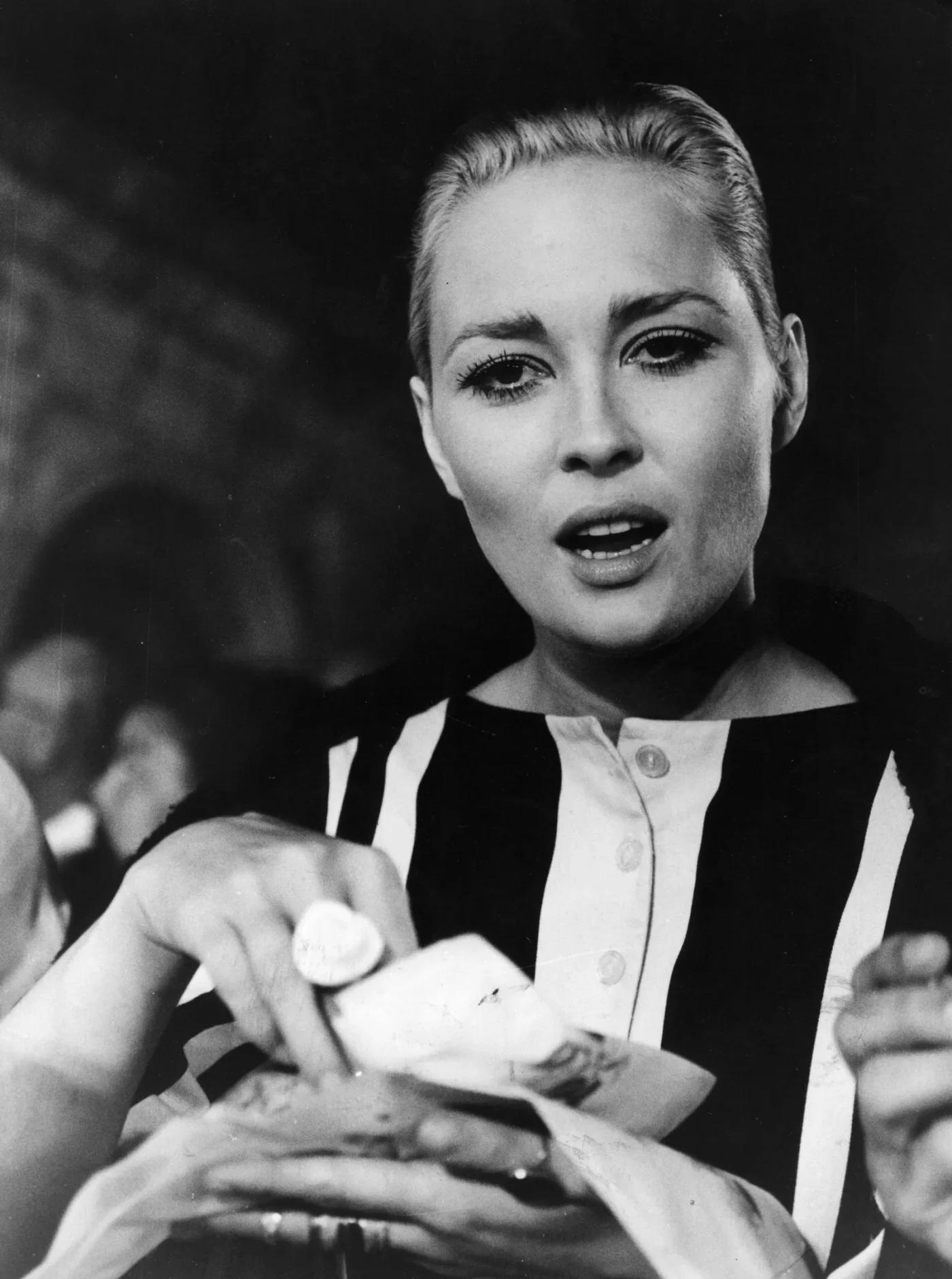 Faye Dunaway tra le ospiti di Capri Moda Mare nel 1968. Foto Getty.