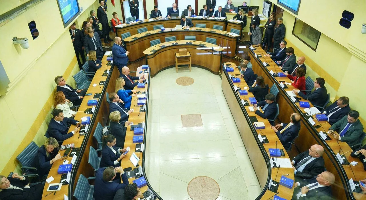 Fine vita in Veneto: l'aula respinge la pregiudiziale per 31 a 16, voto slitta al 2 settembre