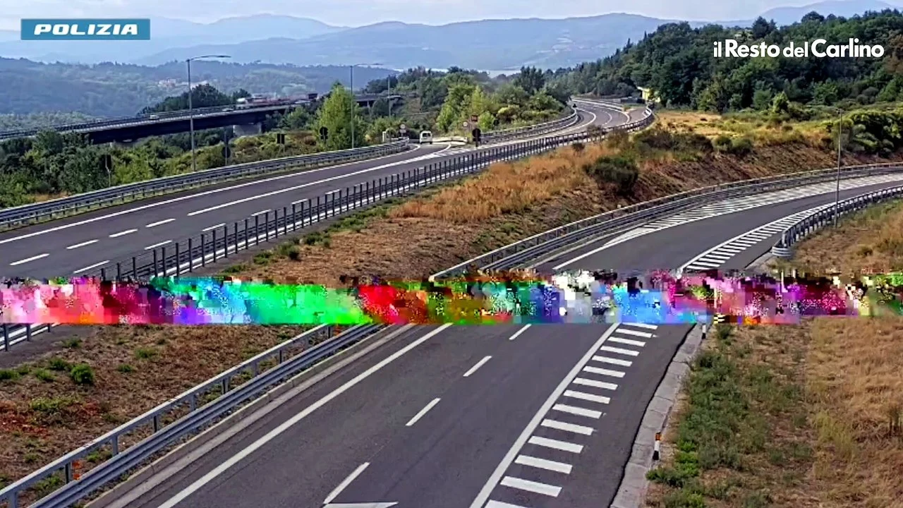 Follia in A1, il video dell