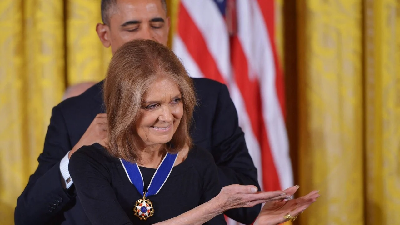 Gloria Steinem è morta a 92 anni: addio all'icona del femminismo mondiale