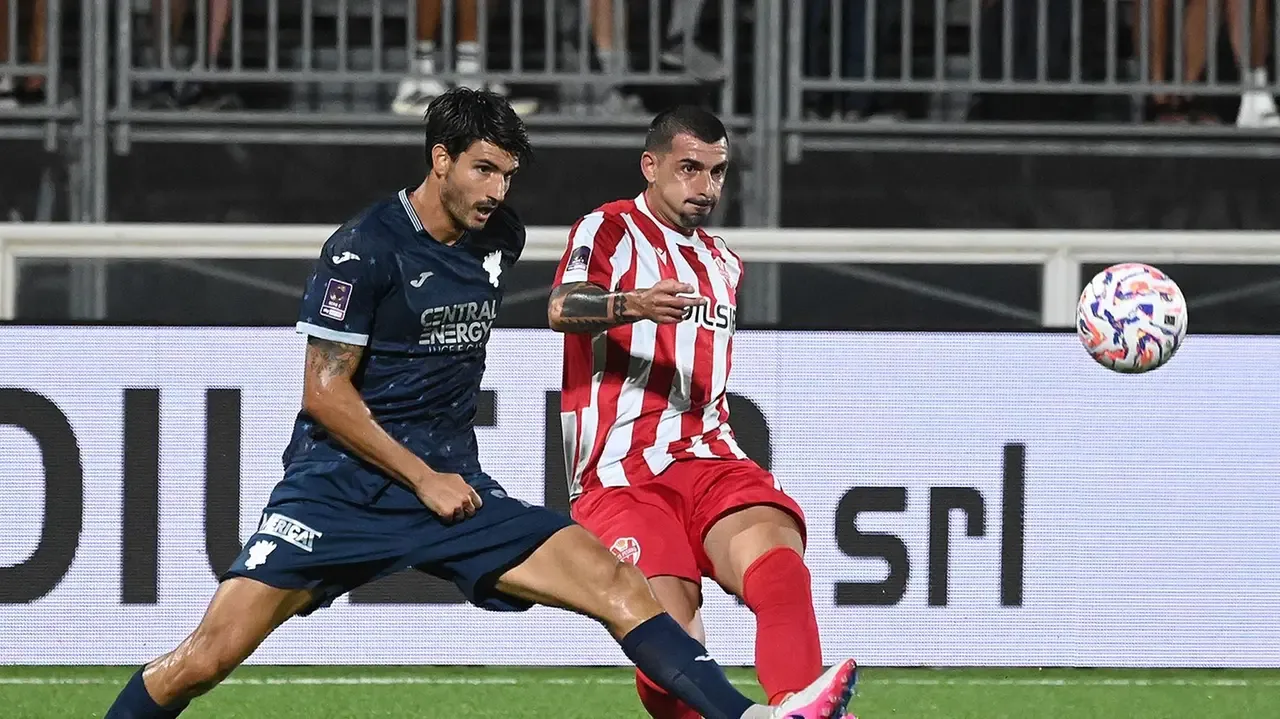 Il capitano Di Paola. alla ricerca del primo gol stagionale dopo avere colpito una traversa a Gubbio in Coppa Italia