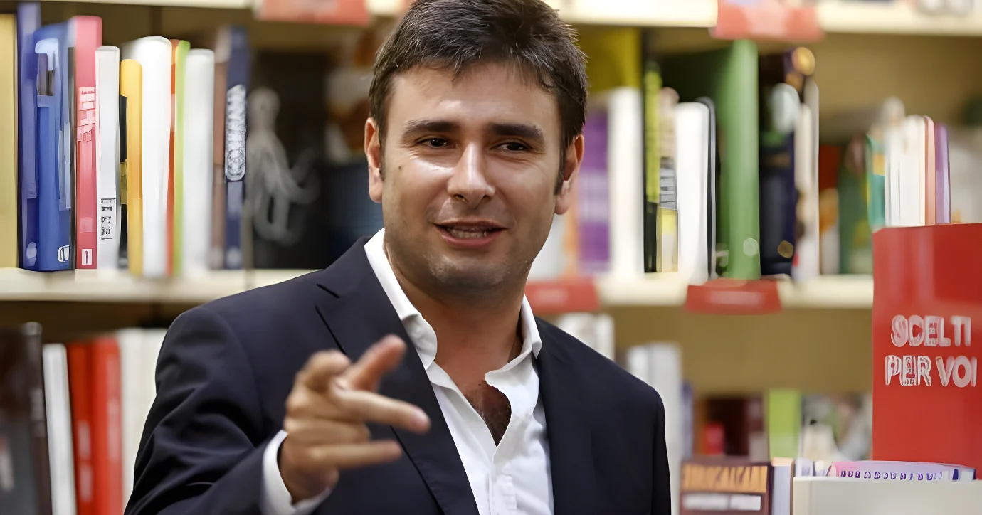 Il rientro in Italia di Alessandro Di Battista è stato rinviato. La nota dell’associazione Schierarsi