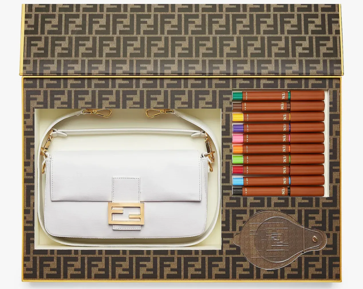 Il set per personalizzare la Baguette di Fendi