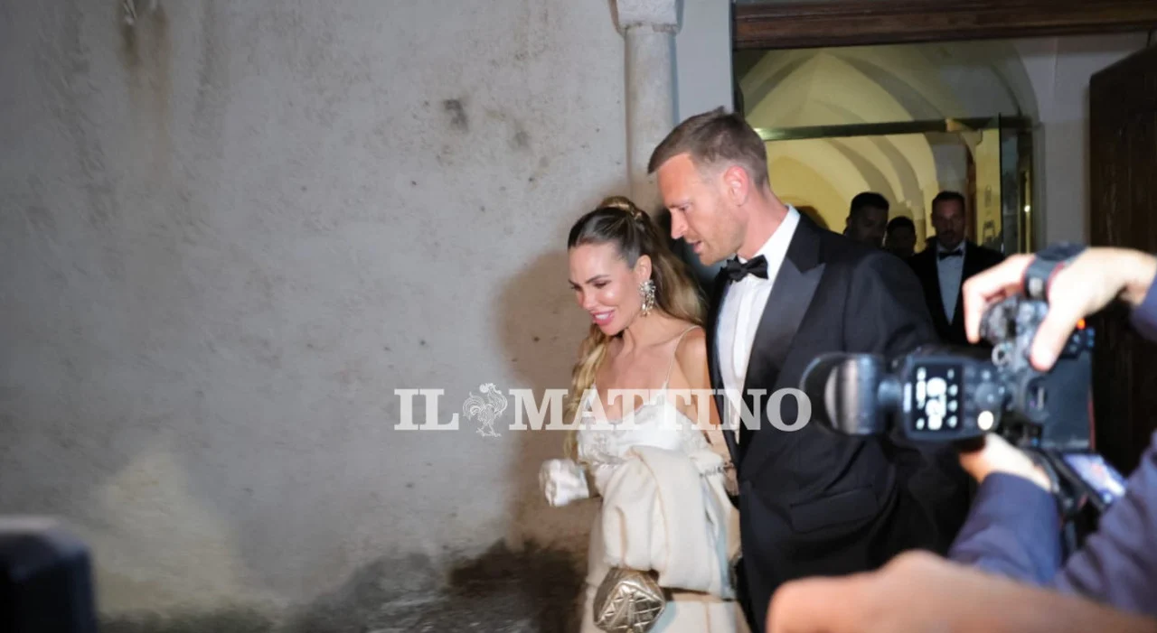 Ilary Blasi e Bastian Müller sposi a Ravello: il rito notturno a Palazzo Tolla e tutti i dettagli