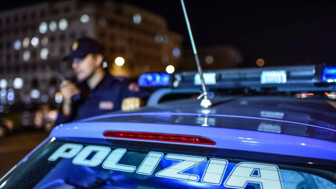 Incendio alla Sicula Trasporti: 4 mezzi pesanti distrutti dalle fiamme nella discarica di Catania