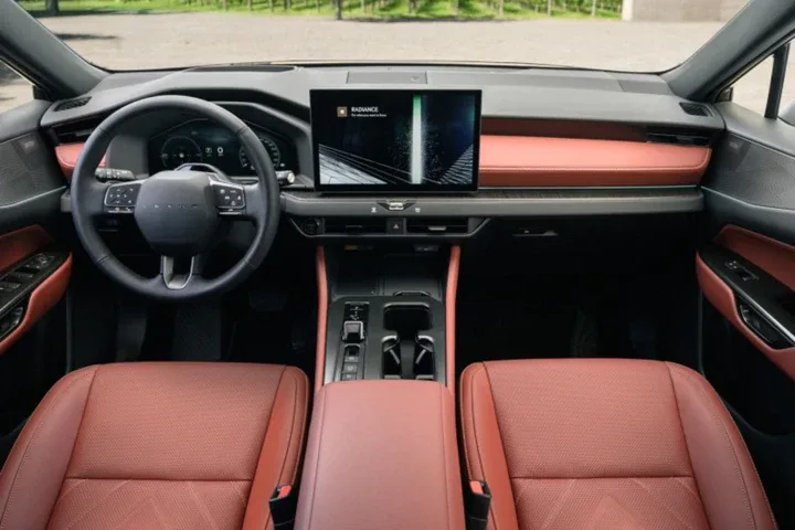 Interni Lexus NX