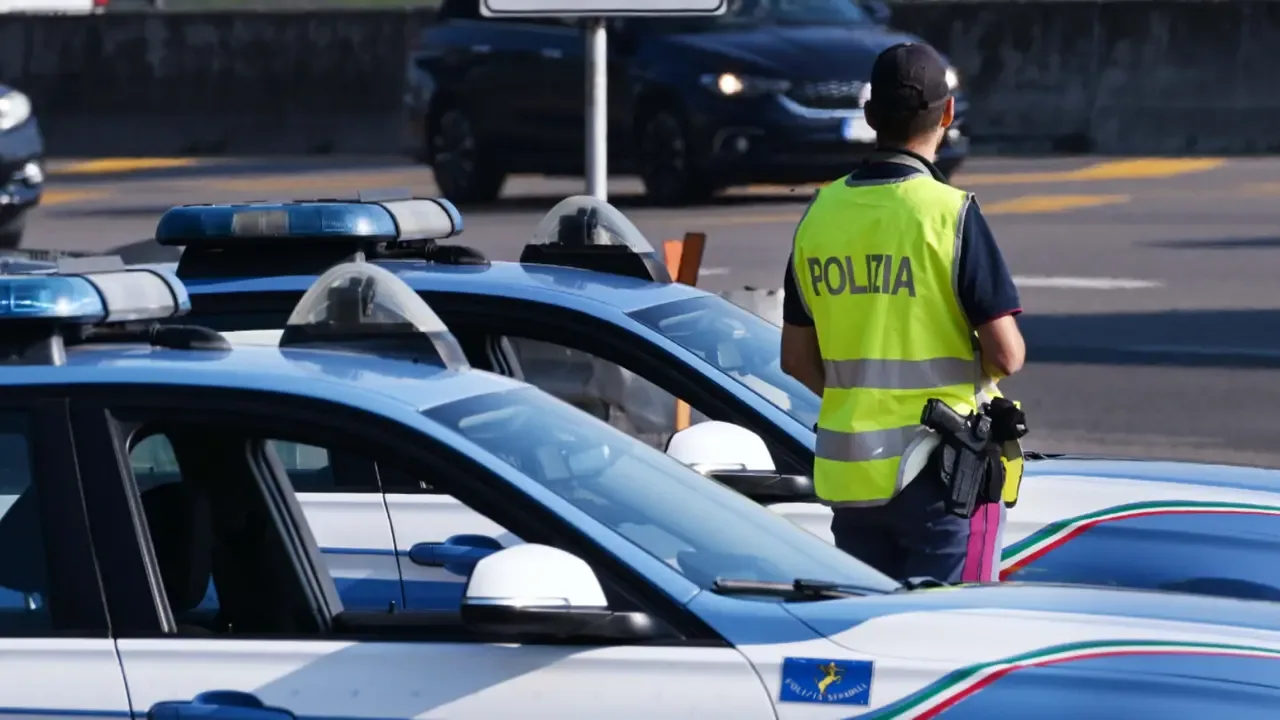 La polizia stradale è intervenuta sul posto
