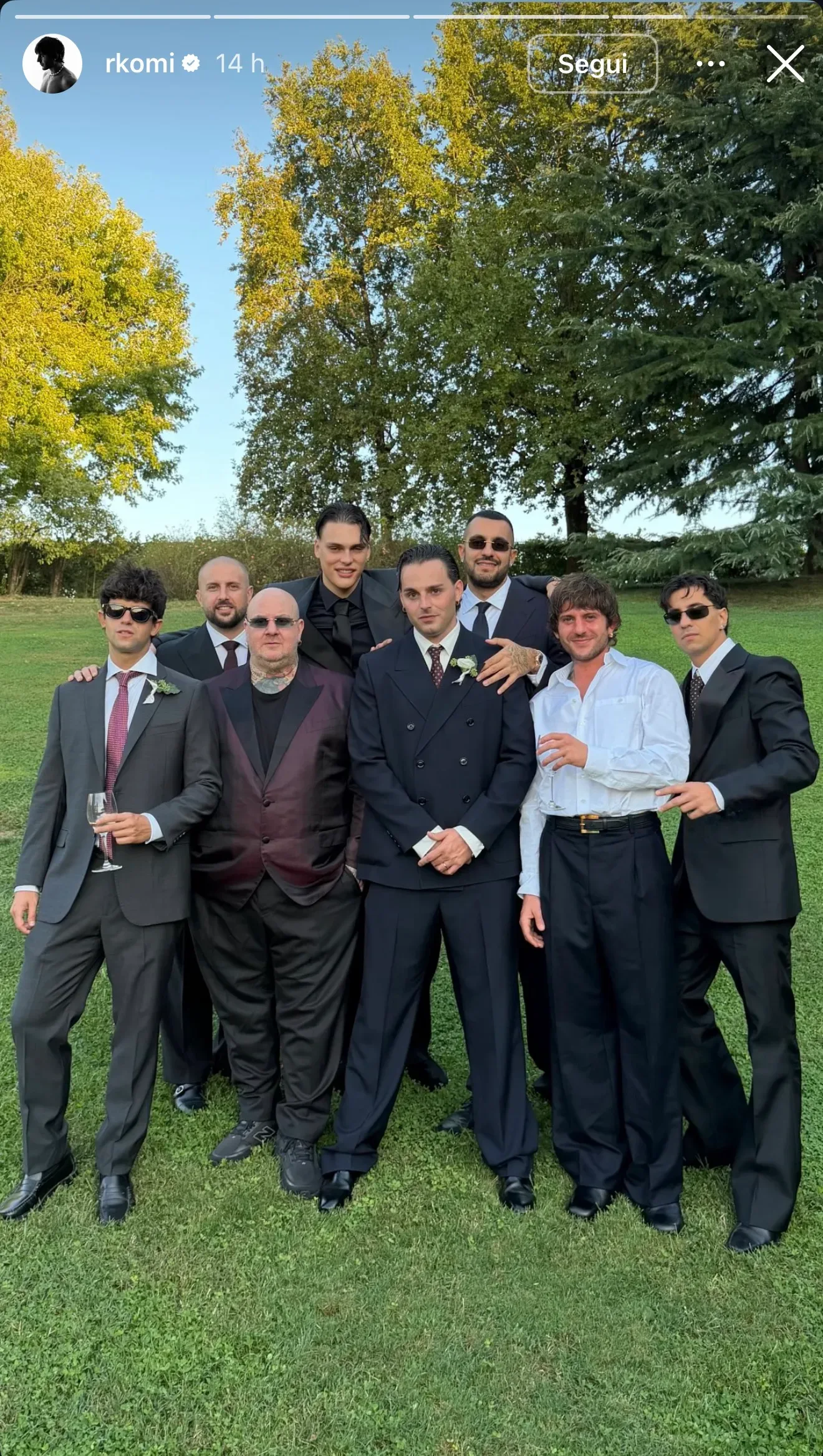 La “squadra” di rapper presenti al matrimonio di Ernia