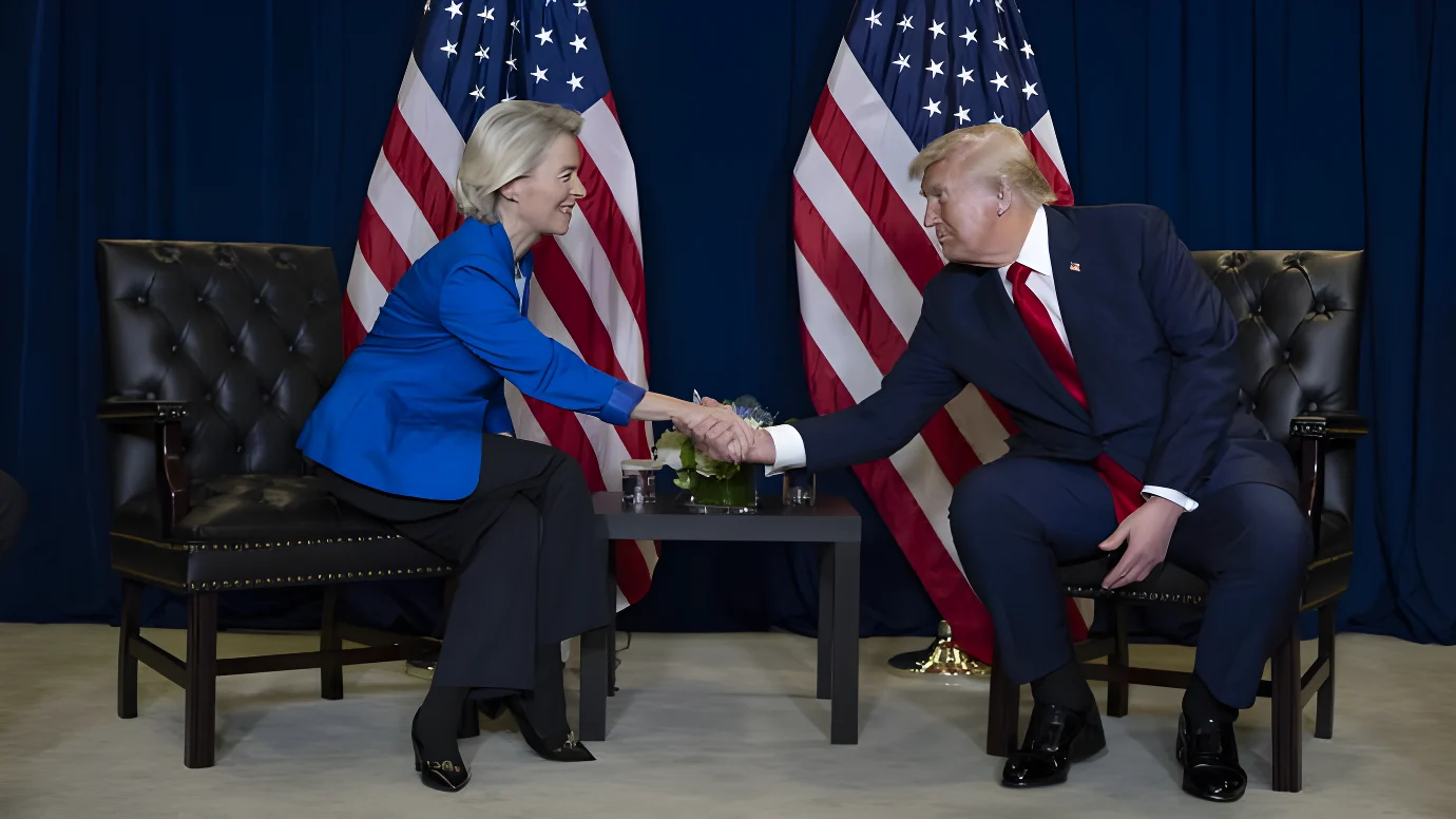 Le restrizioni agli Usa su Cloud e IA mettono a rischio la sicurezza Ue? L’esperto: “La lobby di Big Tech frena la sovranità tecnologica”