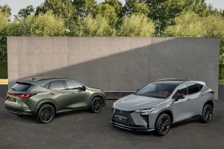 Lexus NX tre quarti anteriore