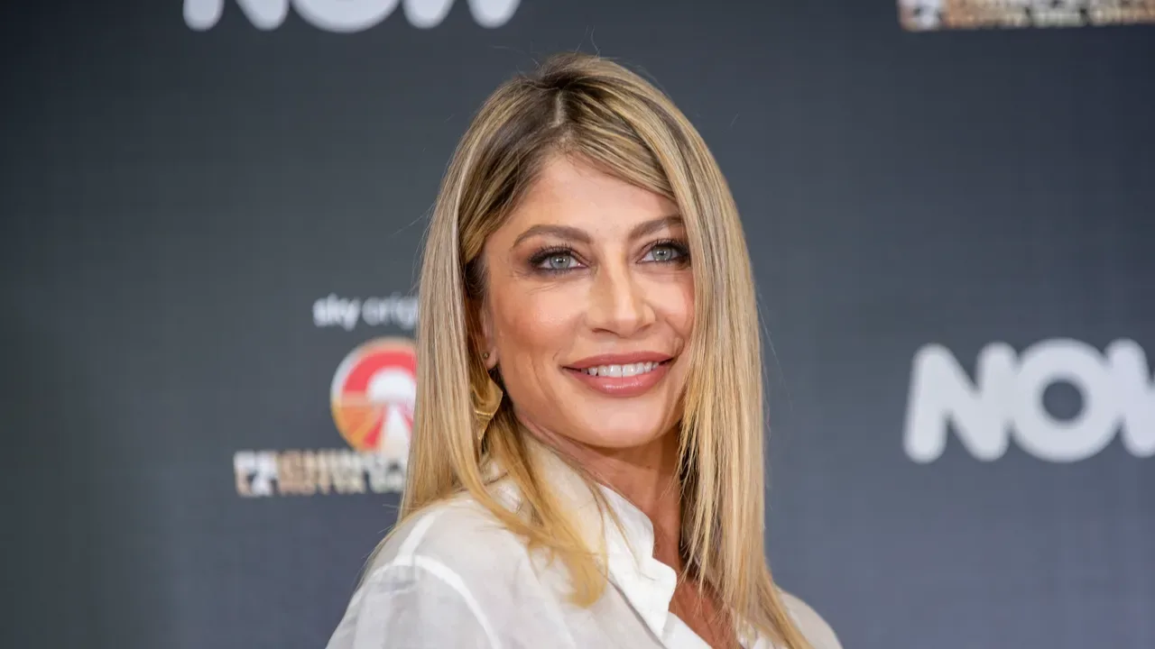 Maddalena Corvaglia ufficializza la relazione con Matteo Gracis: l'annuncio social