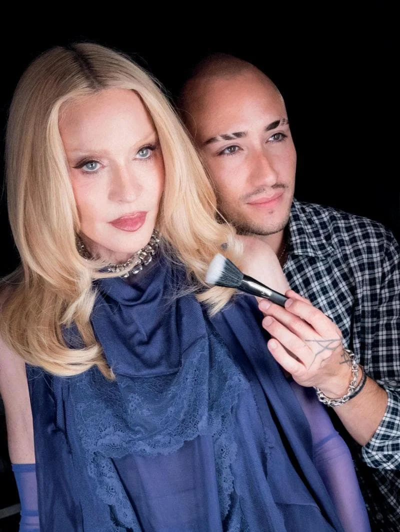 Marcelo Gutierrez insieme a Madonna: la popstar è la nuova protagonista della campagna del marchio Kiko Milano, di cui il 31enne è direttore creativo. Foto courtesy Kiko