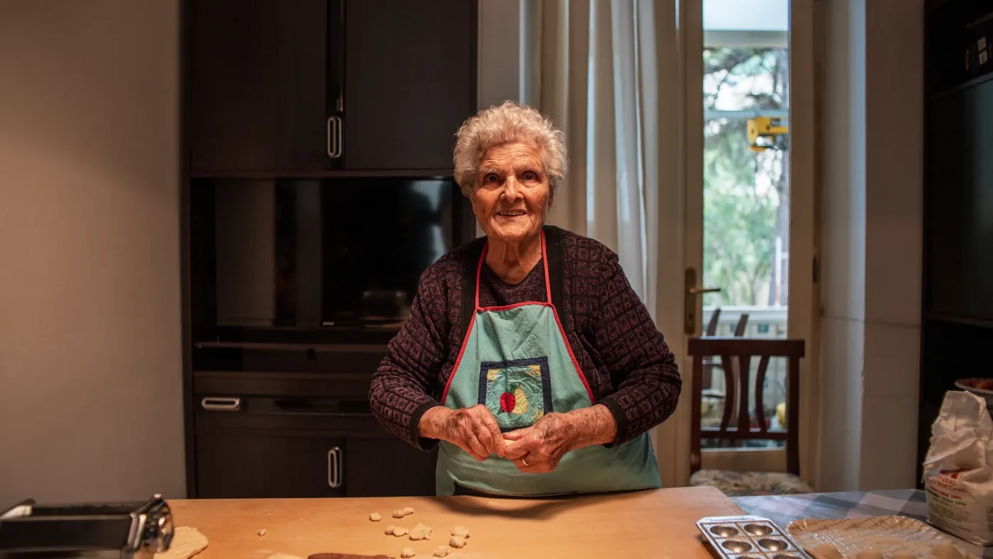 Michela 99 anni fa la pasta fresca con tutta la sua famiglia