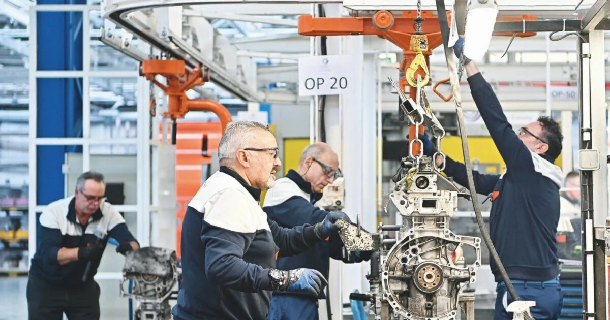 Mirafiori, Stellantis ferma la produzione per 3 giorni: scontro sui motori della 500 ibrida