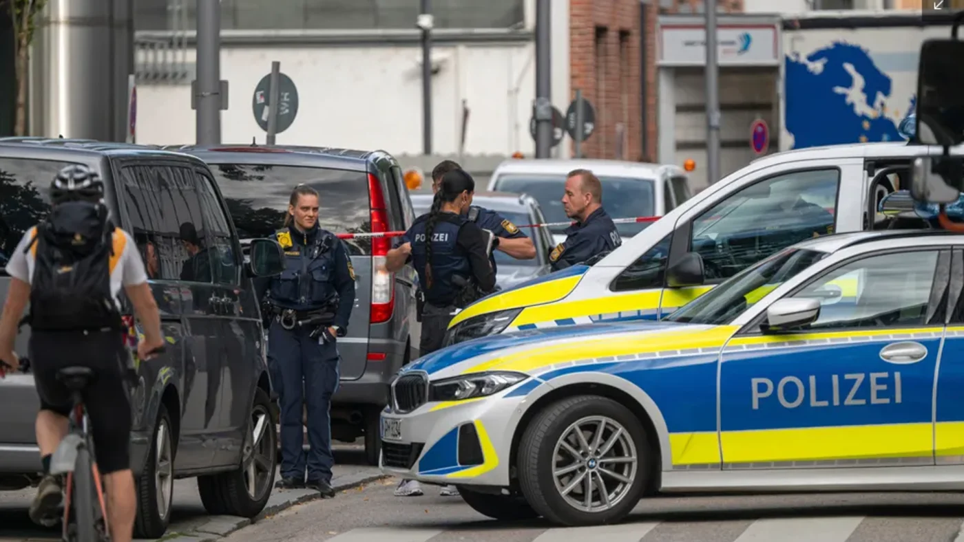 Monaco, ordigni contro l'industria della difesa: 2 arresti. A Vladivostok Putin esclude nuova mobilitazione