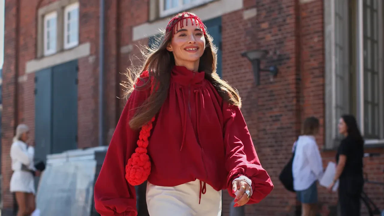 Nati nel 1856 in Scozia: perché gli stivali Hunter sono tornati di moda anche con il sole