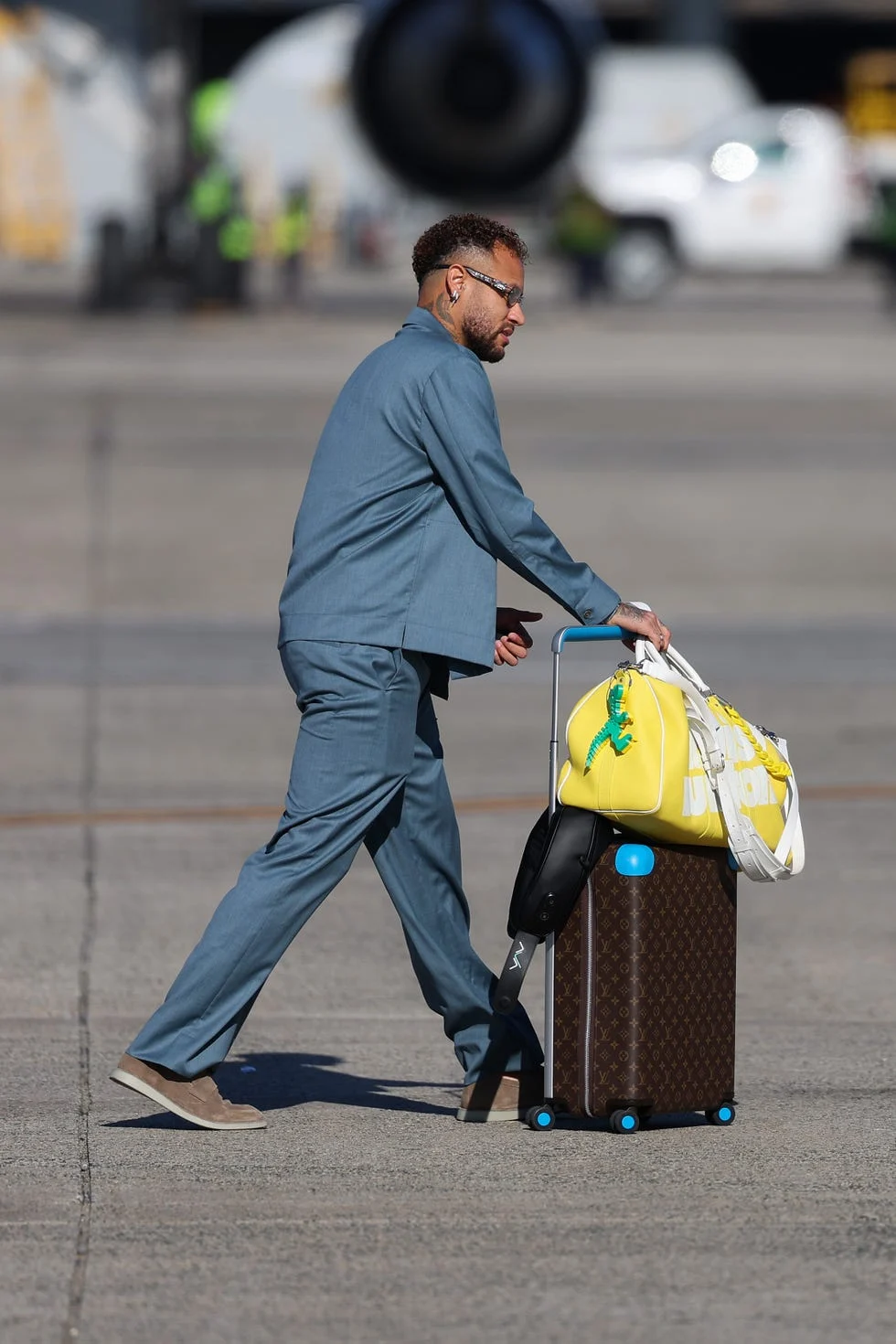 newark, new jersey june 02: neymar jr. of team brazil arrives to the united states ahead of the world cup at newark liberty international airport on june 02, 2026 in newark, new jersey. (photo by jordan bank/getty images)
