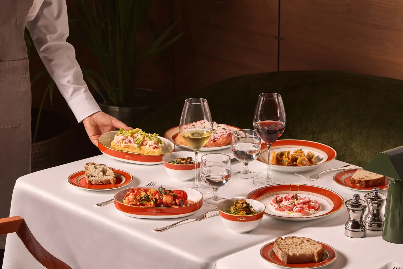 Niko Romito trasforma l'offerta al Bulgari Hotel di Milano: nasce "Da Niko" tra carrello e classici italiani