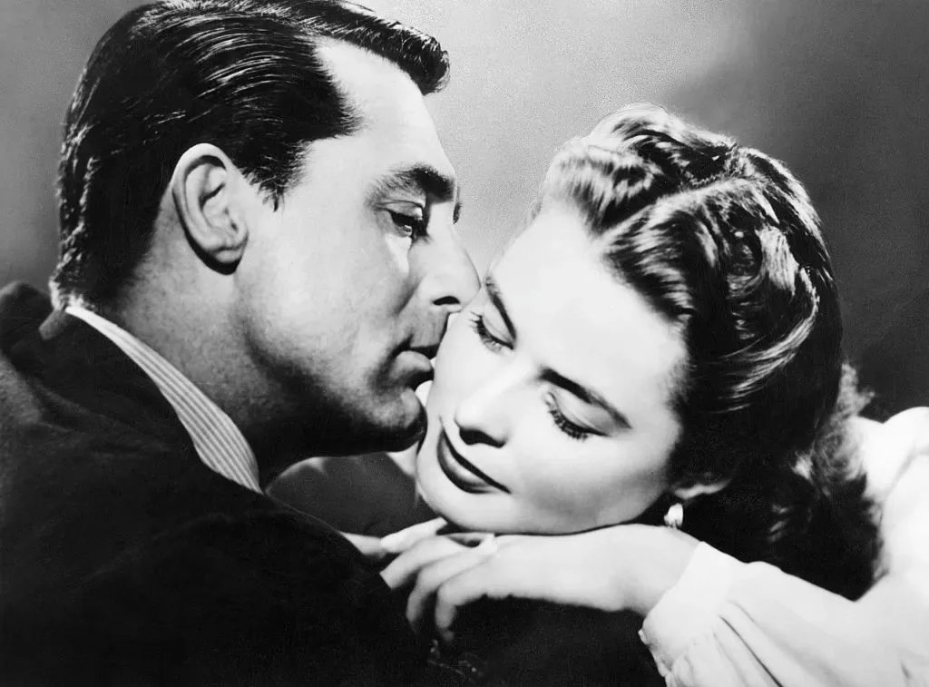 Notorious di Alfred Hitchcock i segreti del bacio record tra Cary Grant e Ingrid Bergman