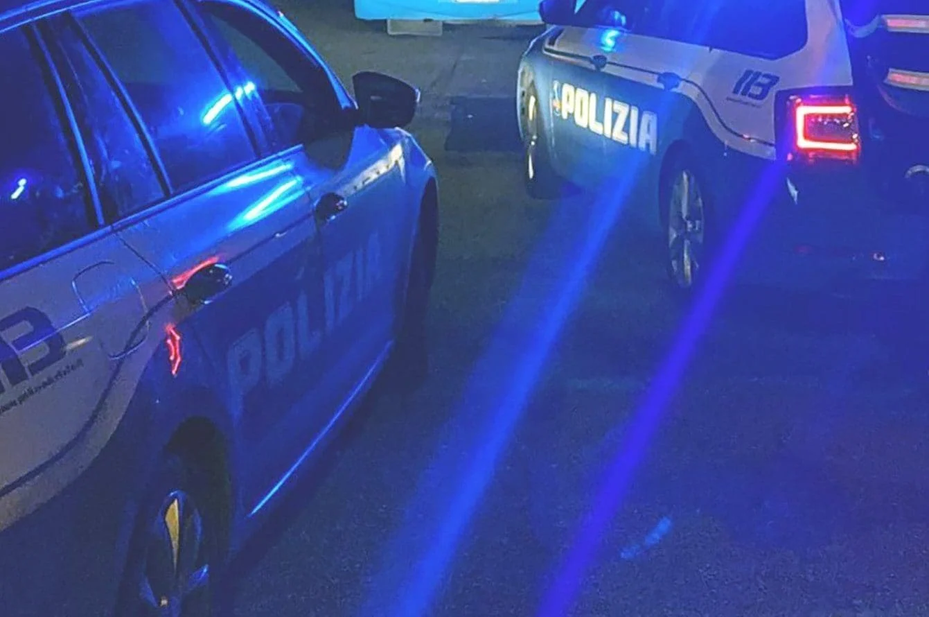 Notte di sangue a Napoli: 19enne ferito da uno sparo a Scampia e 16enne accoltellato al Vomero