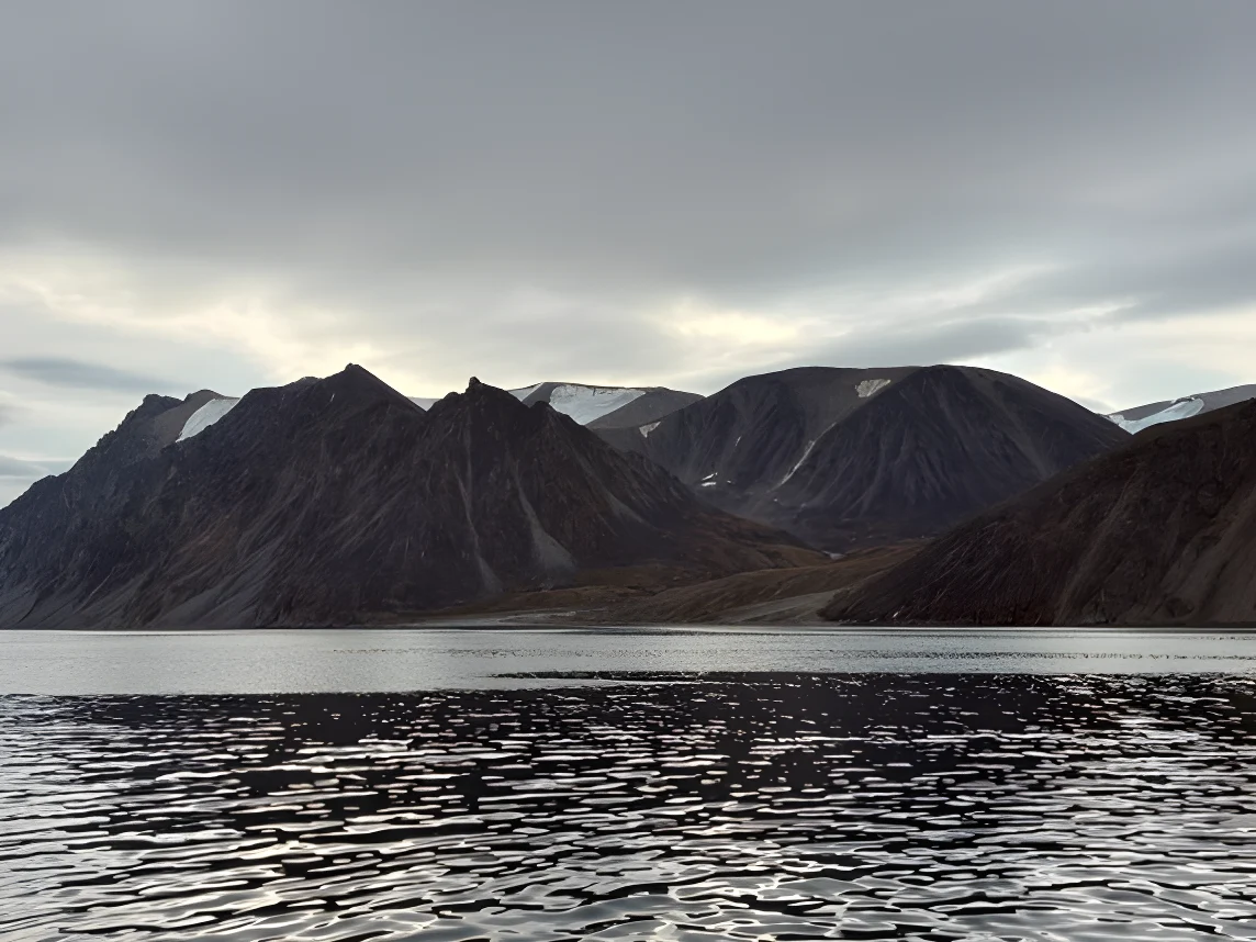 «Passaggio a Nord-Ovest» |Viaggio nelle acque scure e fonde della Baia di Baffin che portano alle Groenlandia