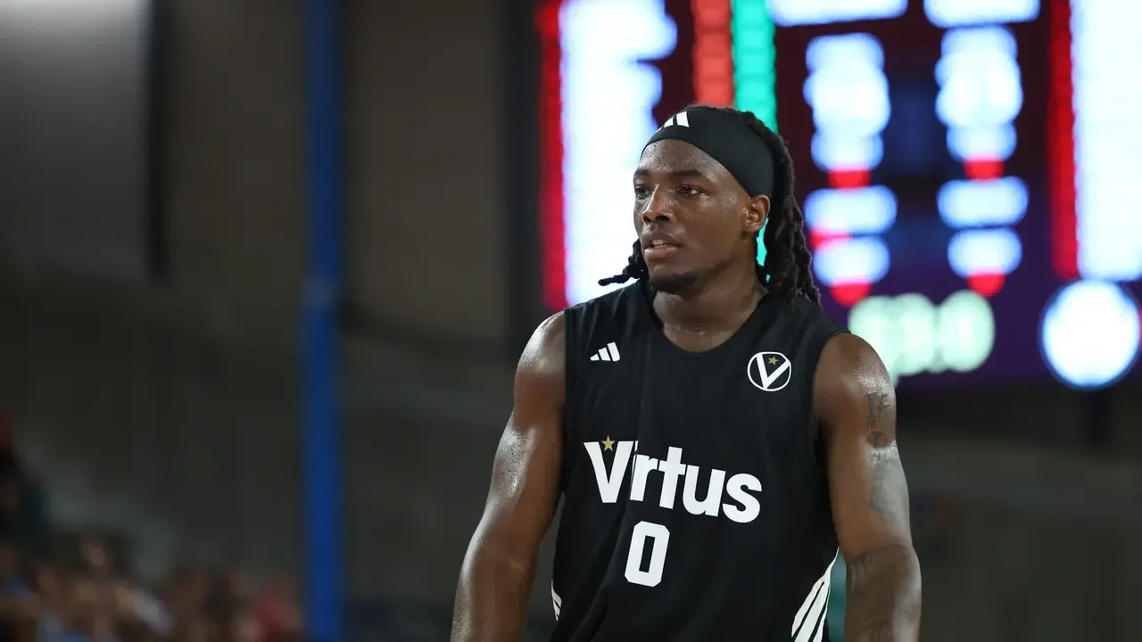 Rasheed Bello con la maglia della Virtus