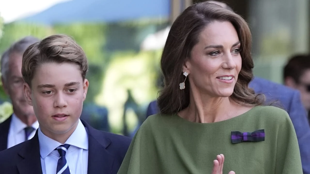 Retta da 74.000 euro e smartphone vietati: le regole ferree di Eton per il principe George
