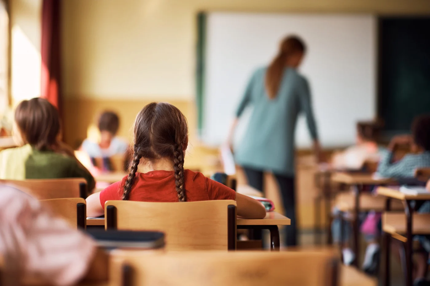 Rientro a scuola 2026: spesa fino a 1.478 euro a studente tra libri e corredo