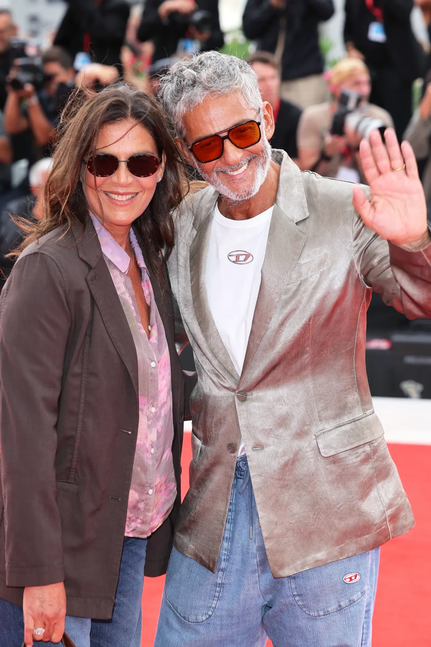 Rosario Fiorello arriva con la moglie Susanna Biondo