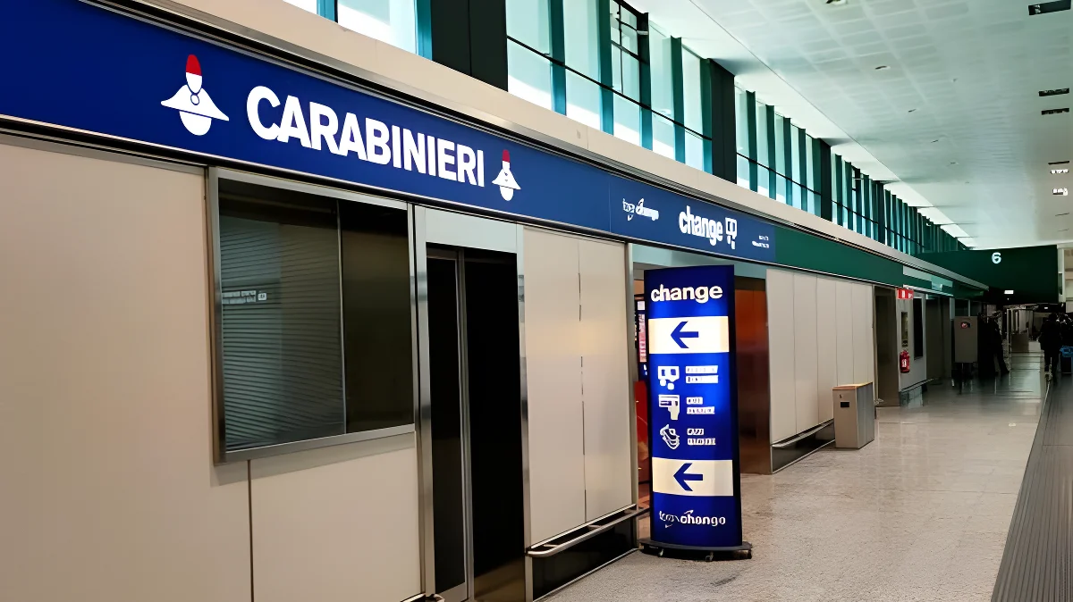 Ruba un trolley Louis Vuitton da 16mila euro a Malpensa: arrestato sul treno mentre la vittima sporge denuncia