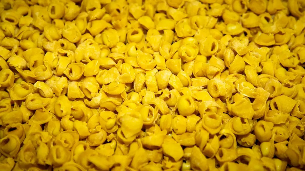 Sagra del tortellino tradizionale a Castelfranco Emilia (Modena)